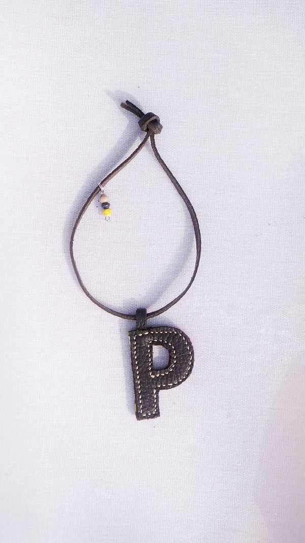 Initial key chain -p-